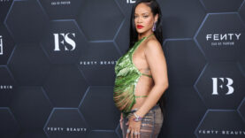 1490317-rihanna-lors-de-la-soiree-fenty-beauty-a-los-angeles-le-11-fevrier-2022